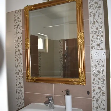 公寓 Livia Hévíz